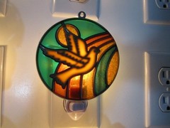 VTG LOT OF 6 BEAUTIFUL ASSTD-STAINED GLASS STYLE NIGHT LITE LIGHTS /SUNCATCHERS