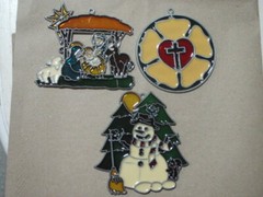 VINTAGE HOLIDAY RESIN METAL COLORED SUNCATCHERS ORNAMENT SNOWMAN NATIVITY CROSS