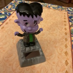 New Solar-Powered Halloween Frankenstein with Moving Eyes ~ FREE SHIPPING